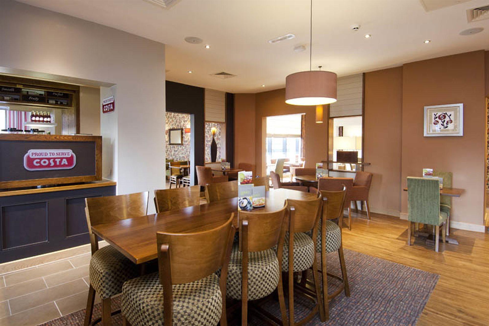 Premier Inn Manchester City Экстерьер фото